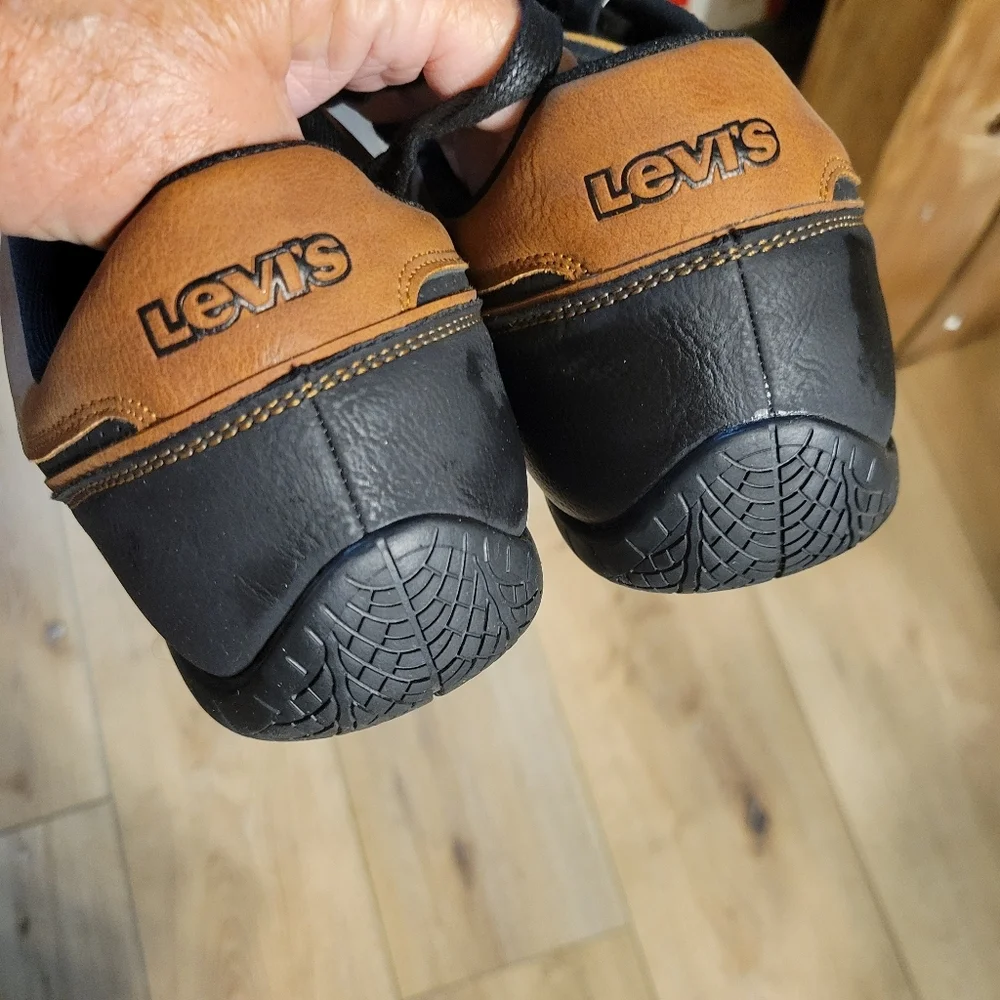 Levi's Men's Black & Brown Sneakers Size 13-worn once